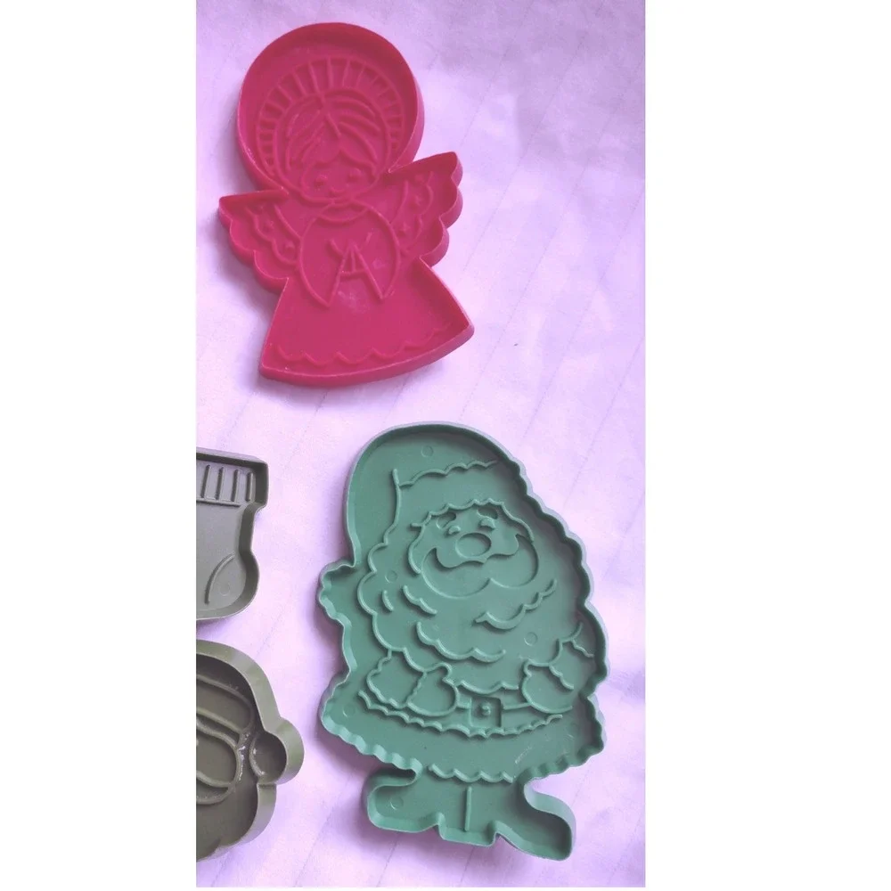 Vintage Hallmark Plastic Cookie Cutters Lot#7 -Christmas Easter St Patrick's Day